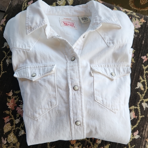 Levi's White Fitted Button Down Shirt - Picture 1 of 7